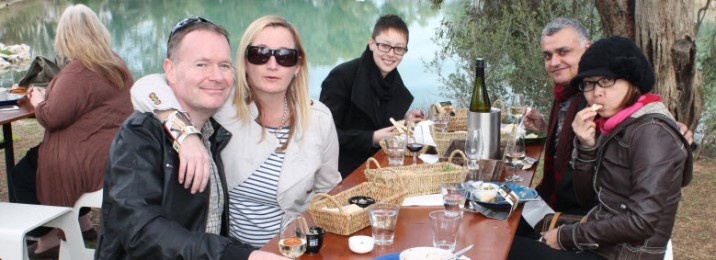 5 friends come together…and take a Barossa Wine Tour!